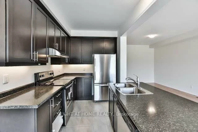 4, Blackpool, Queensville, East Gwillimbury