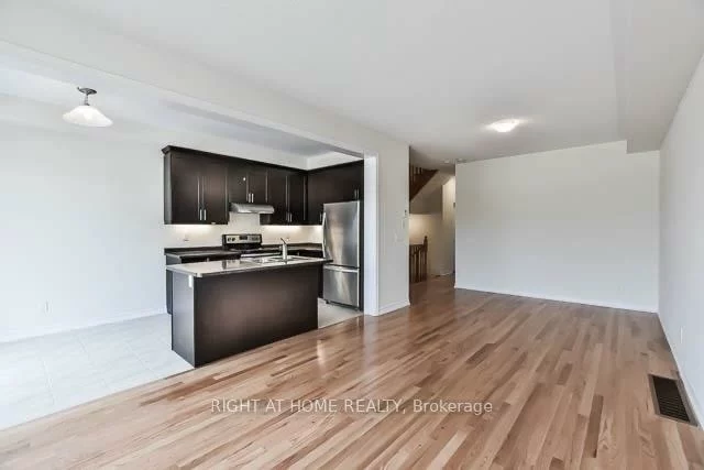 4, Blackpool, Queensville, East Gwillimbury