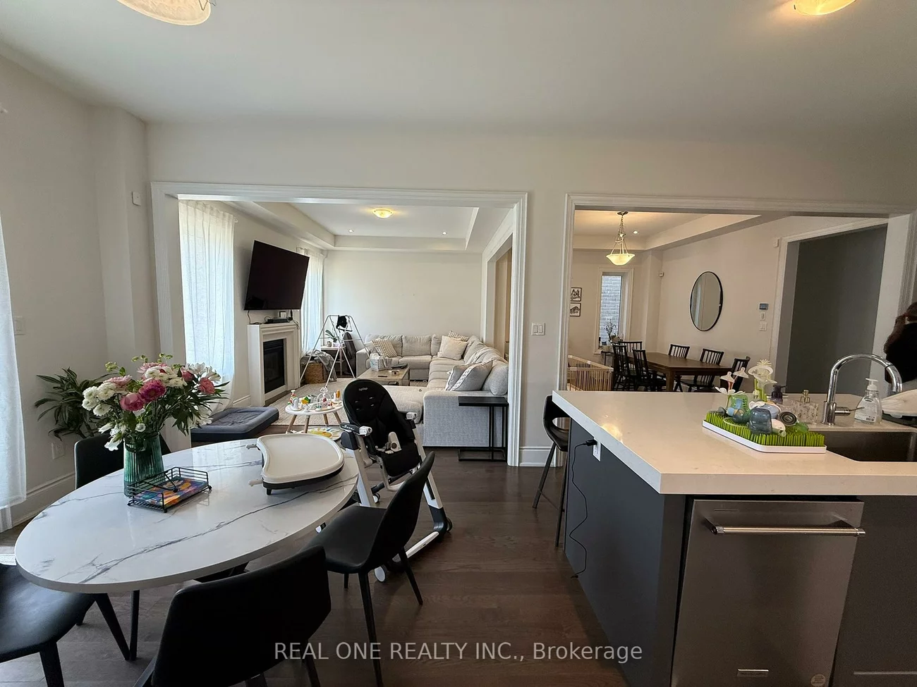 93, SILK TWIST, Holland Landing, East Gwillimbury