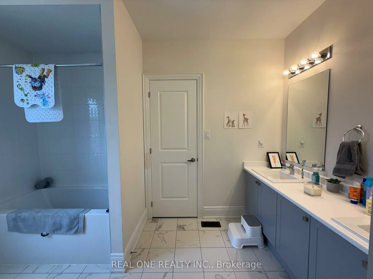 93, SILK TWIST, Holland Landing, East Gwillimbury