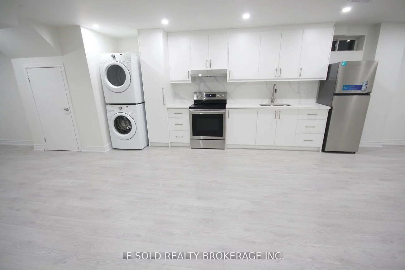 7, Pear Blossom, Holland Landing, East Gwillimbury