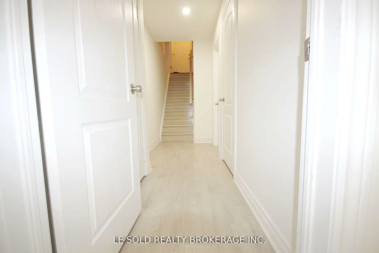 7, Pear Blossom, Holland Landing, East Gwillimbury