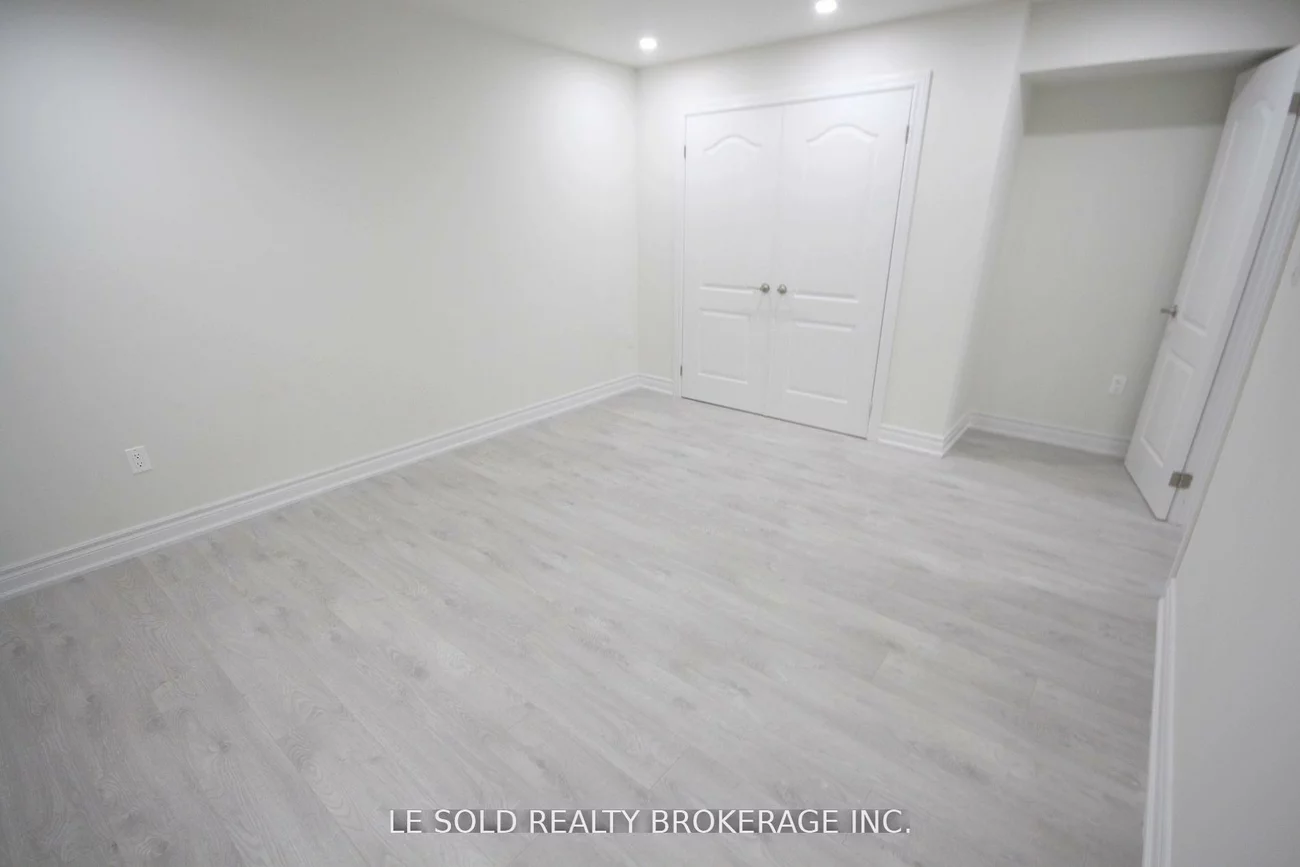 7, Pear Blossom, Holland Landing, East Gwillimbury