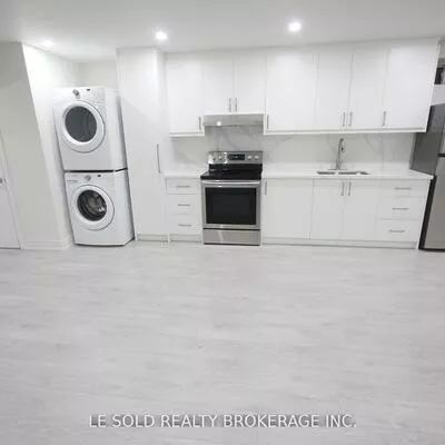 7, Pear Blossom, Holland Landing, East Gwillimbury