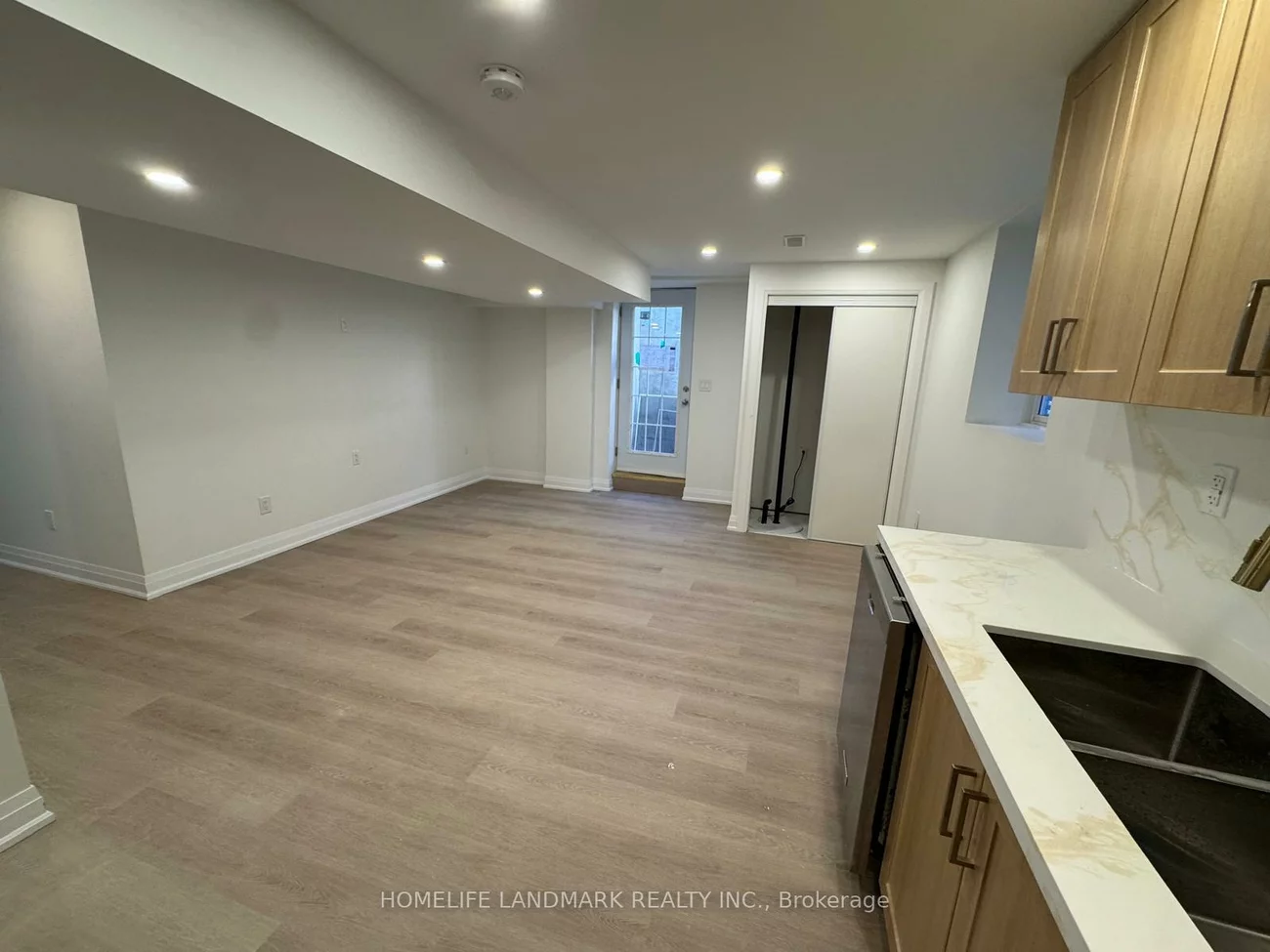 6, Kenneth Ross, Sharon, East Gwillimbury