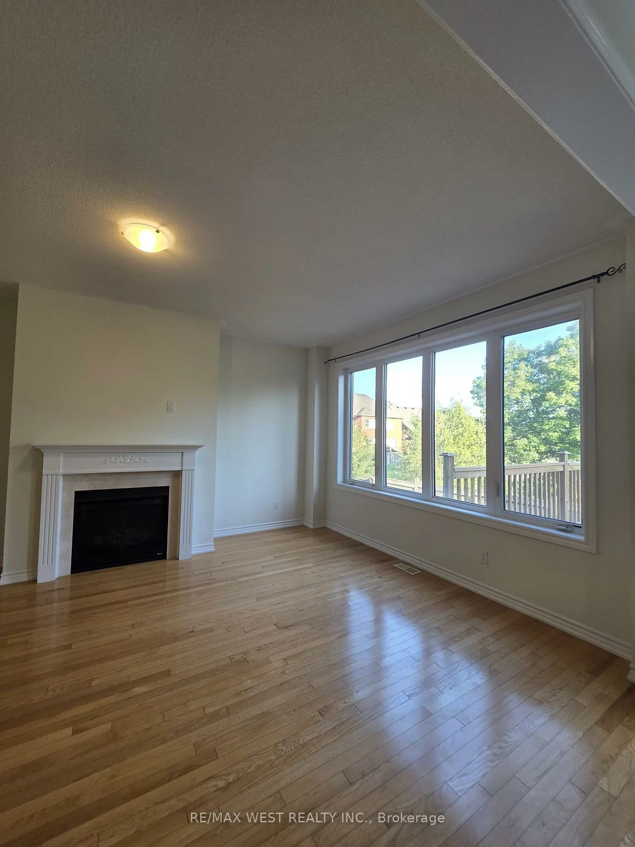 11, Chessington, Queensville, East Gwillimbury