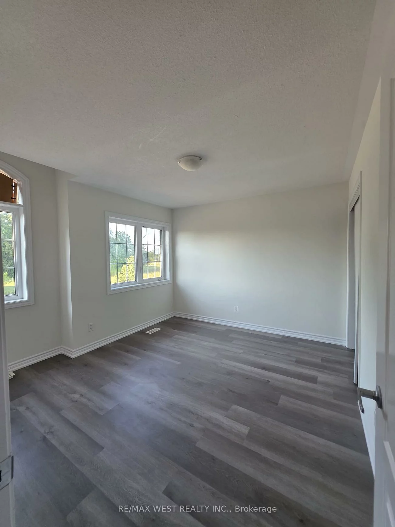 11, Chessington, Queensville, East Gwillimbury
