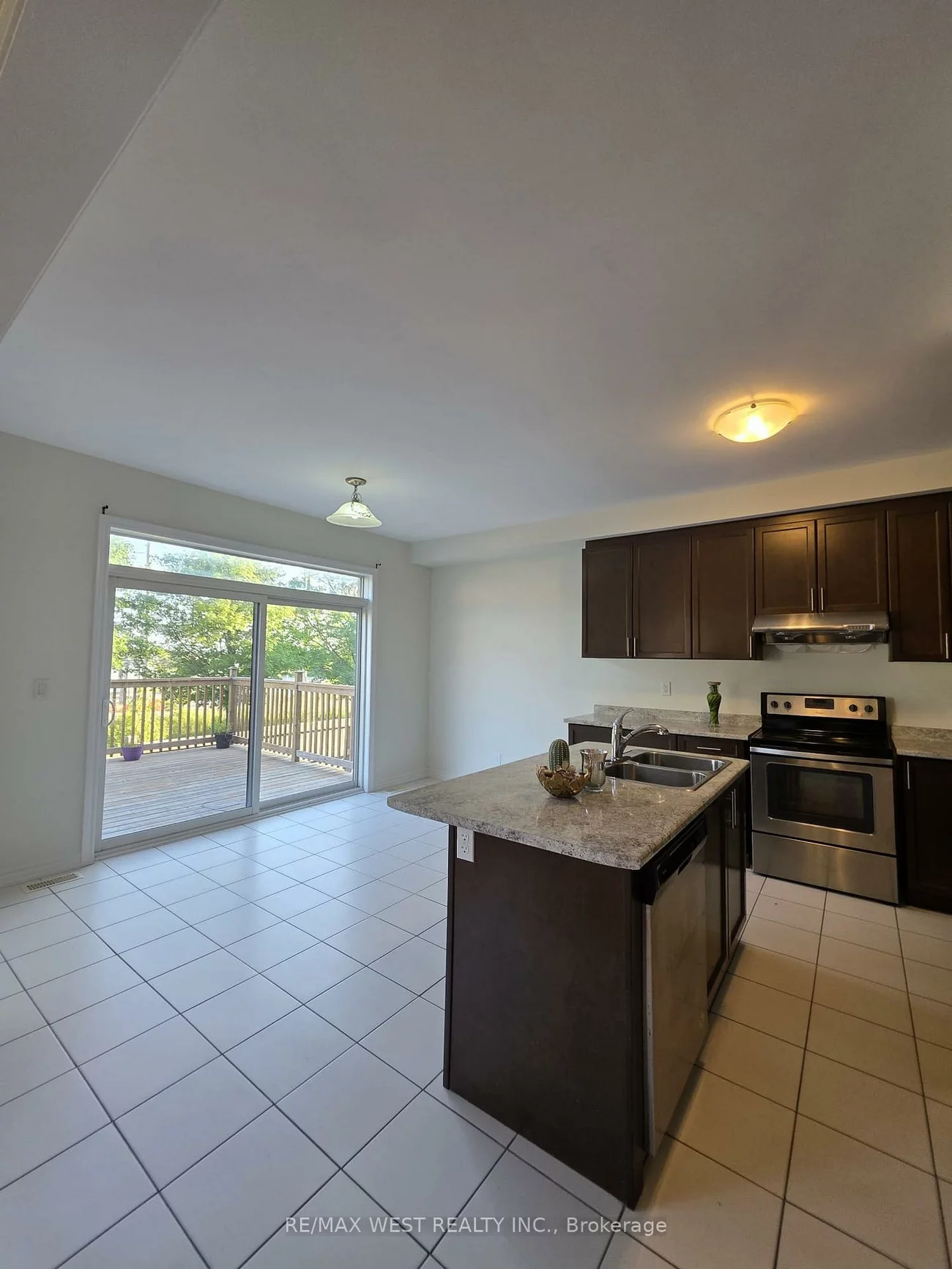 11, Chessington, Queensville, East Gwillimbury