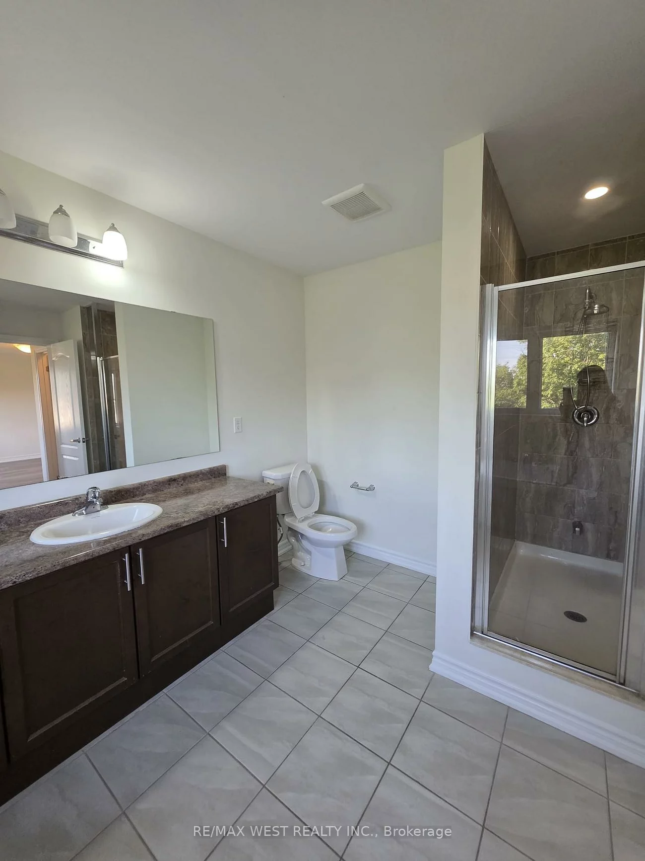 11, Chessington, Queensville, East Gwillimbury