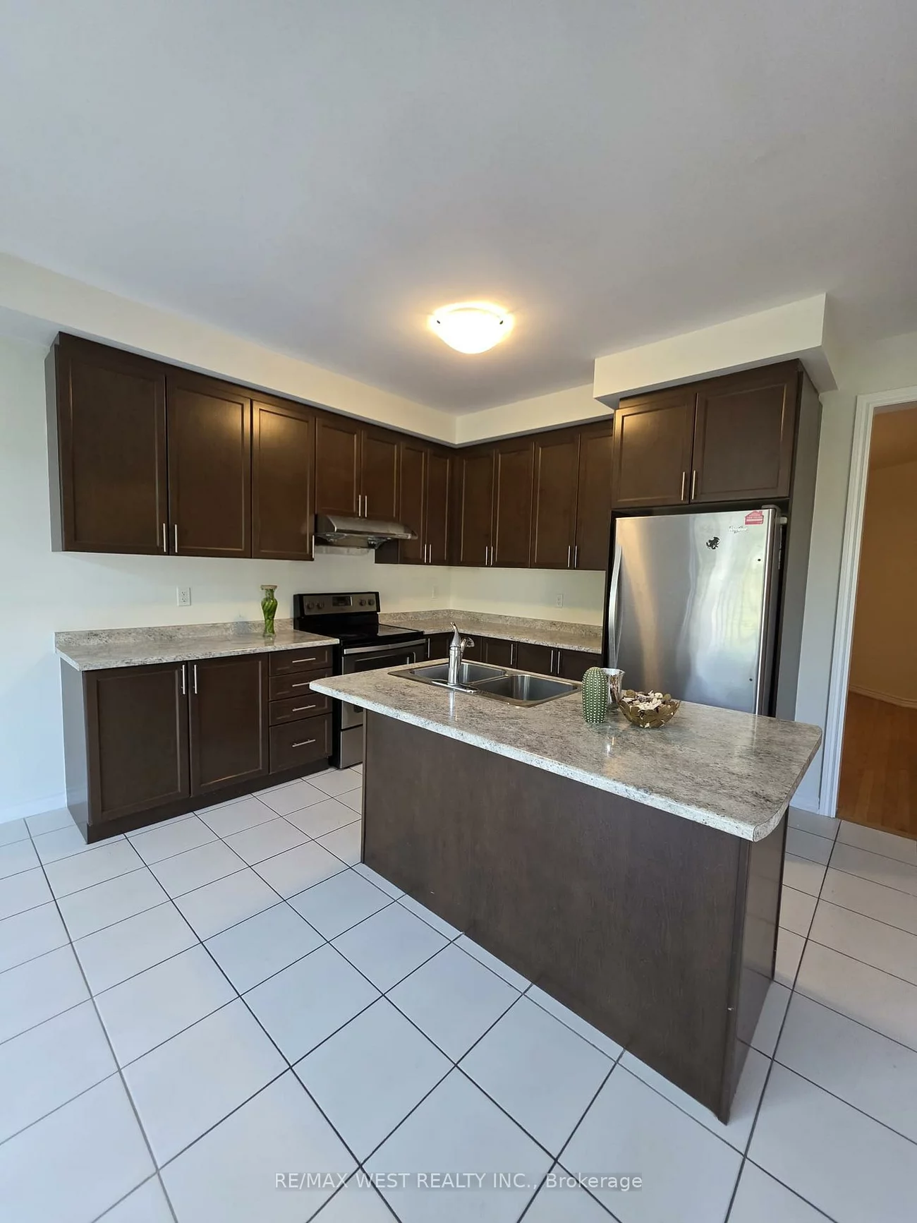 11, Chessington, Queensville, East Gwillimbury