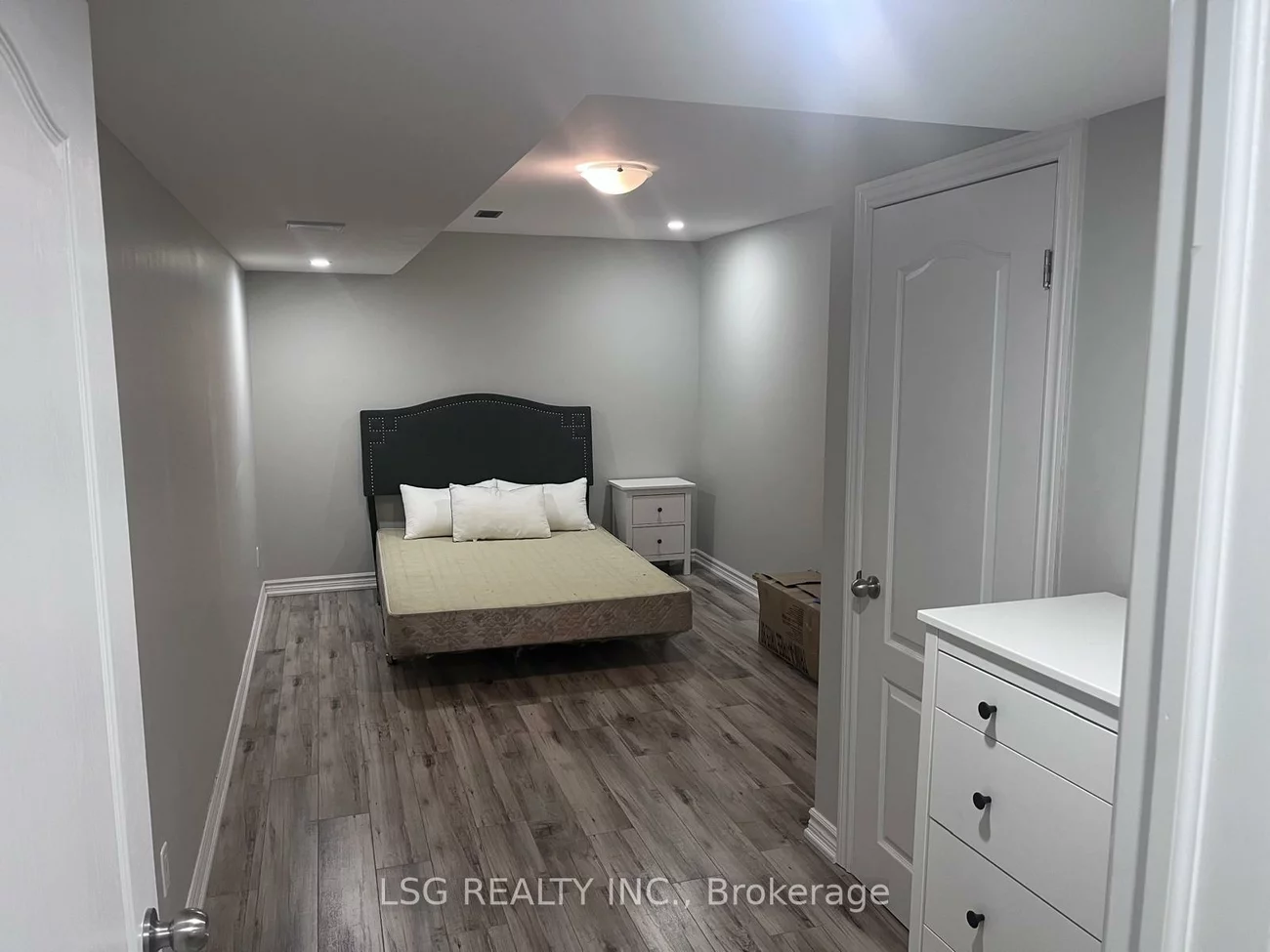 19, Tesla, Holland Landing, East Gwillimbury