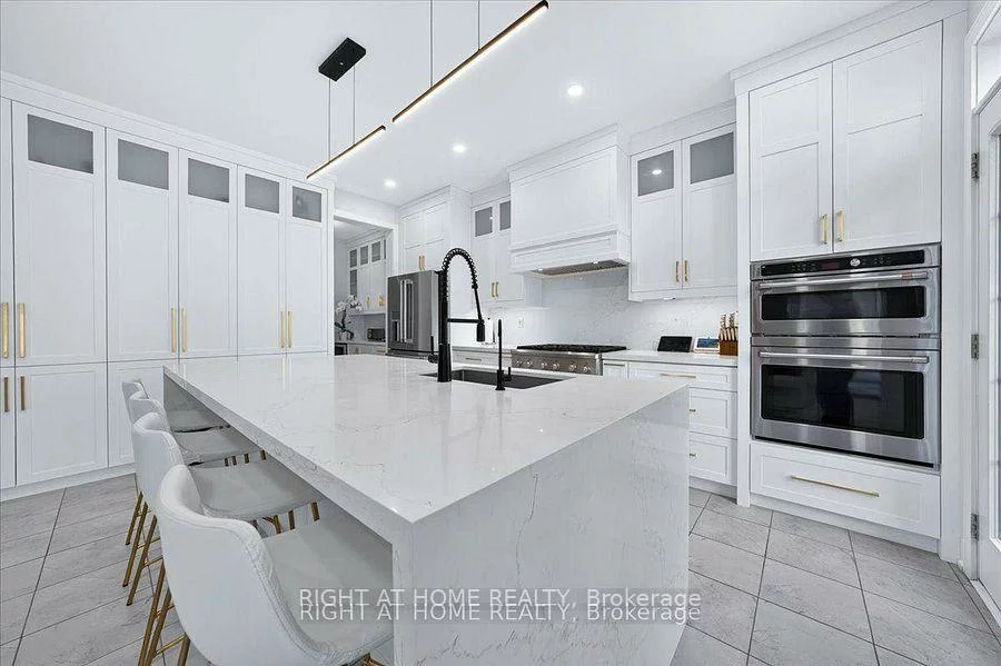 75, Watershed, Queensville, East Gwillimbury