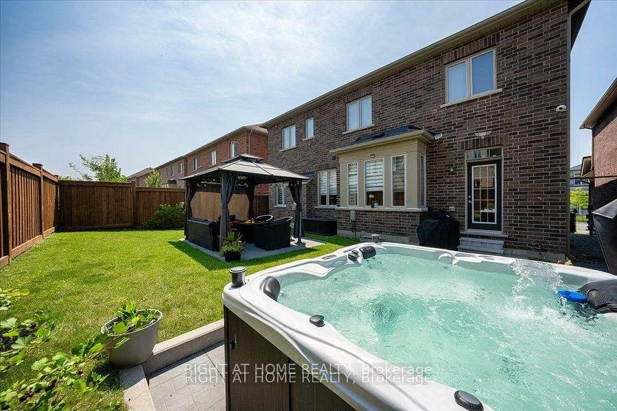 75, Watershed, Queensville, East Gwillimbury