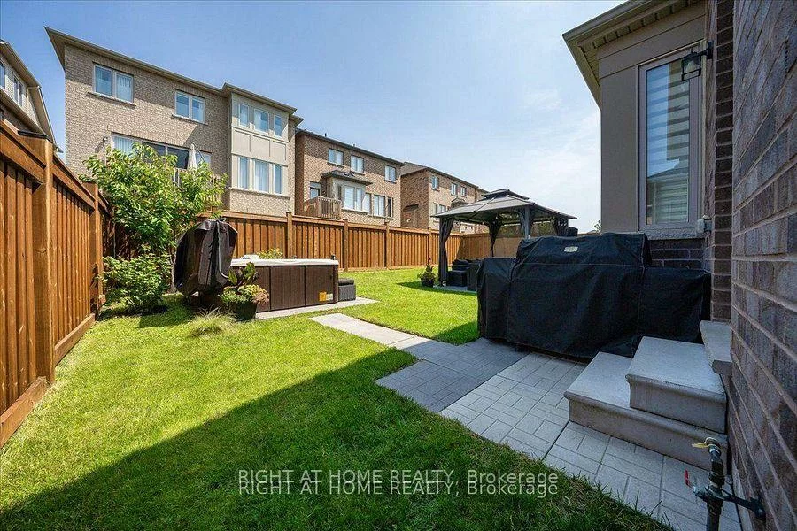 75, Watershed, Queensville, East Gwillimbury