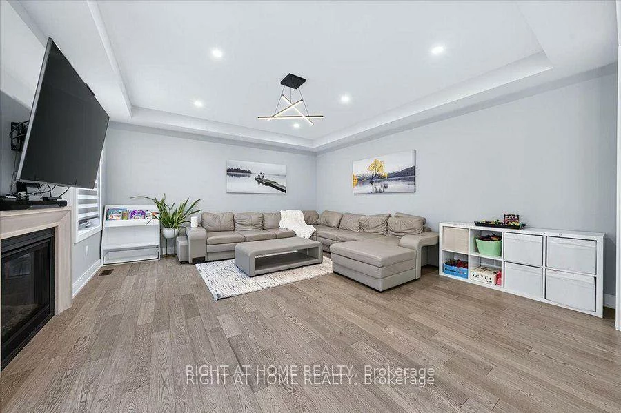 75, Watershed, Queensville, East Gwillimbury
