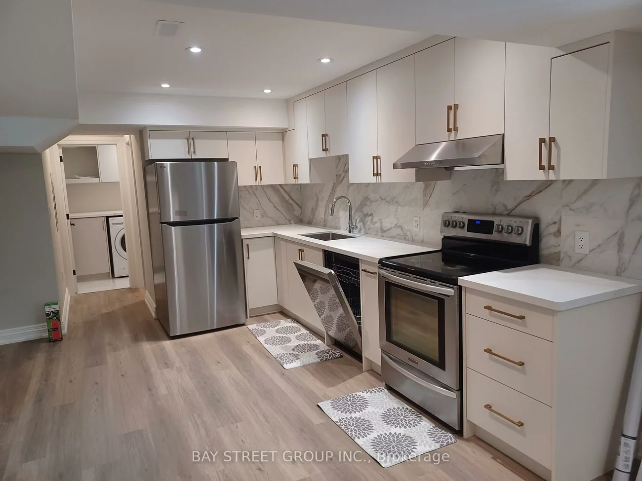 22, Deer Pass, Sharon, East Gwillimbury