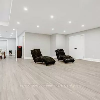 20111, Bathurst, Holland Landing, East Gwillimbury