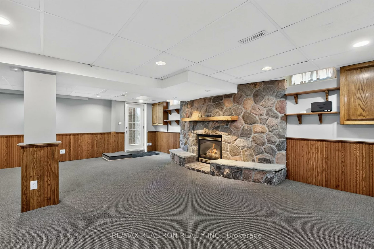 20, Arthur Hall, Sharon, East Gwillimbury