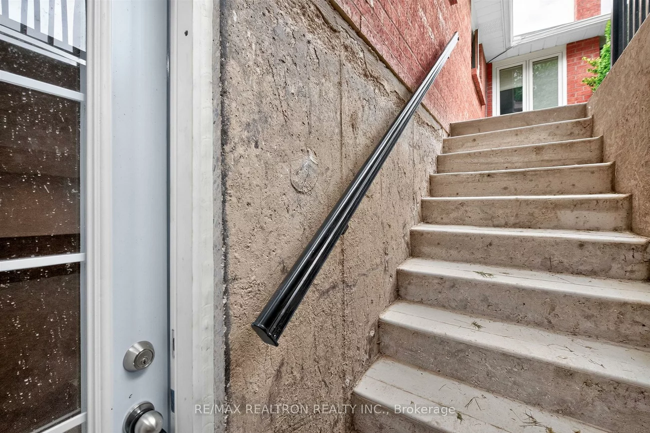 20, Arthur Hall, Sharon, East Gwillimbury