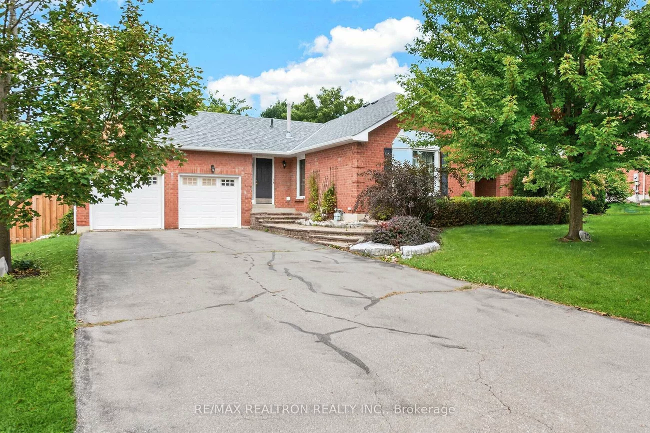 20, Arthur Hall, Sharon, East Gwillimbury