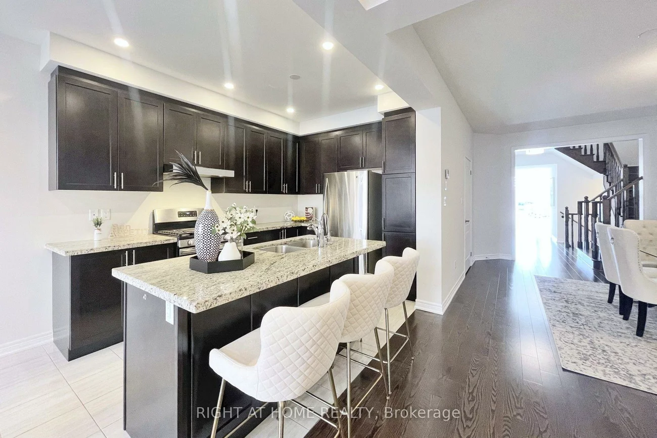 60, Falconridge, Sharon, East Gwillimbury