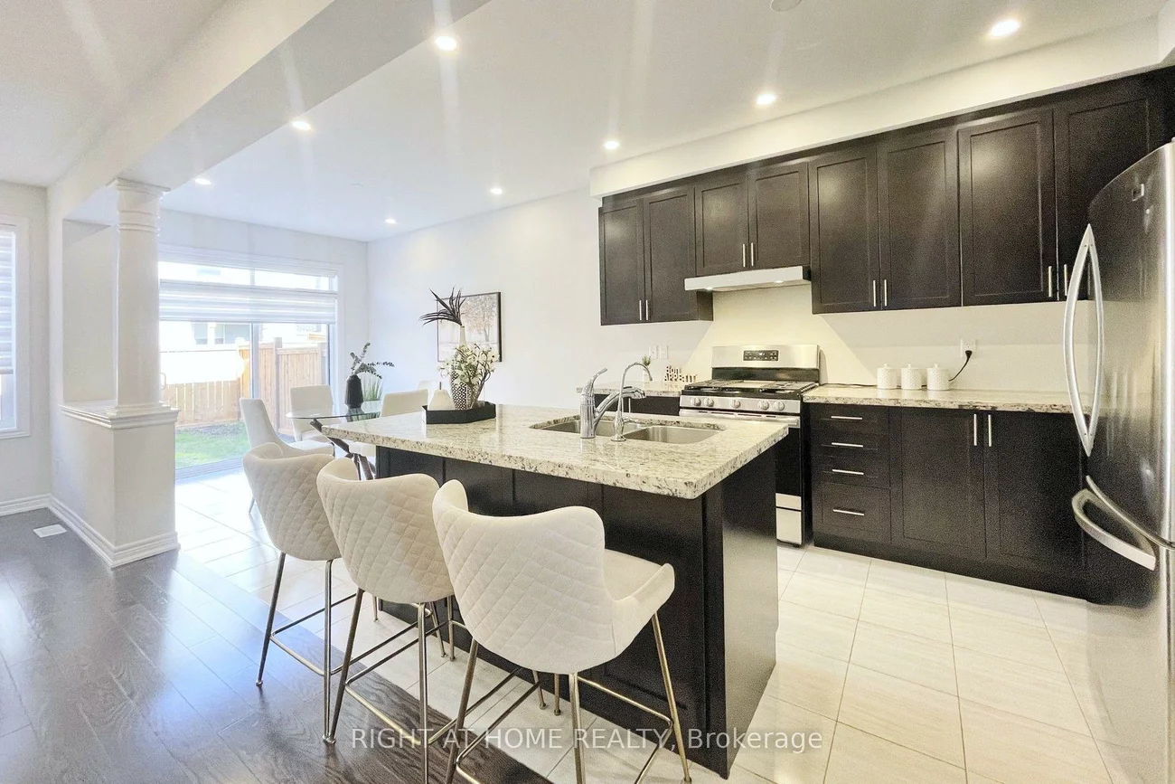 60, Falconridge, Sharon, East Gwillimbury