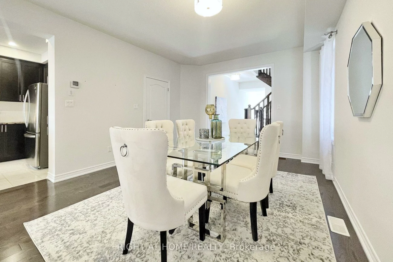 60, Falconridge, Sharon, East Gwillimbury