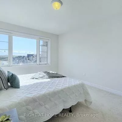 60, Falconridge, Sharon, East Gwillimbury