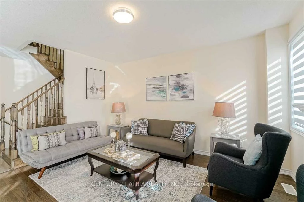 51, Temple, Sharon, East Gwillimbury