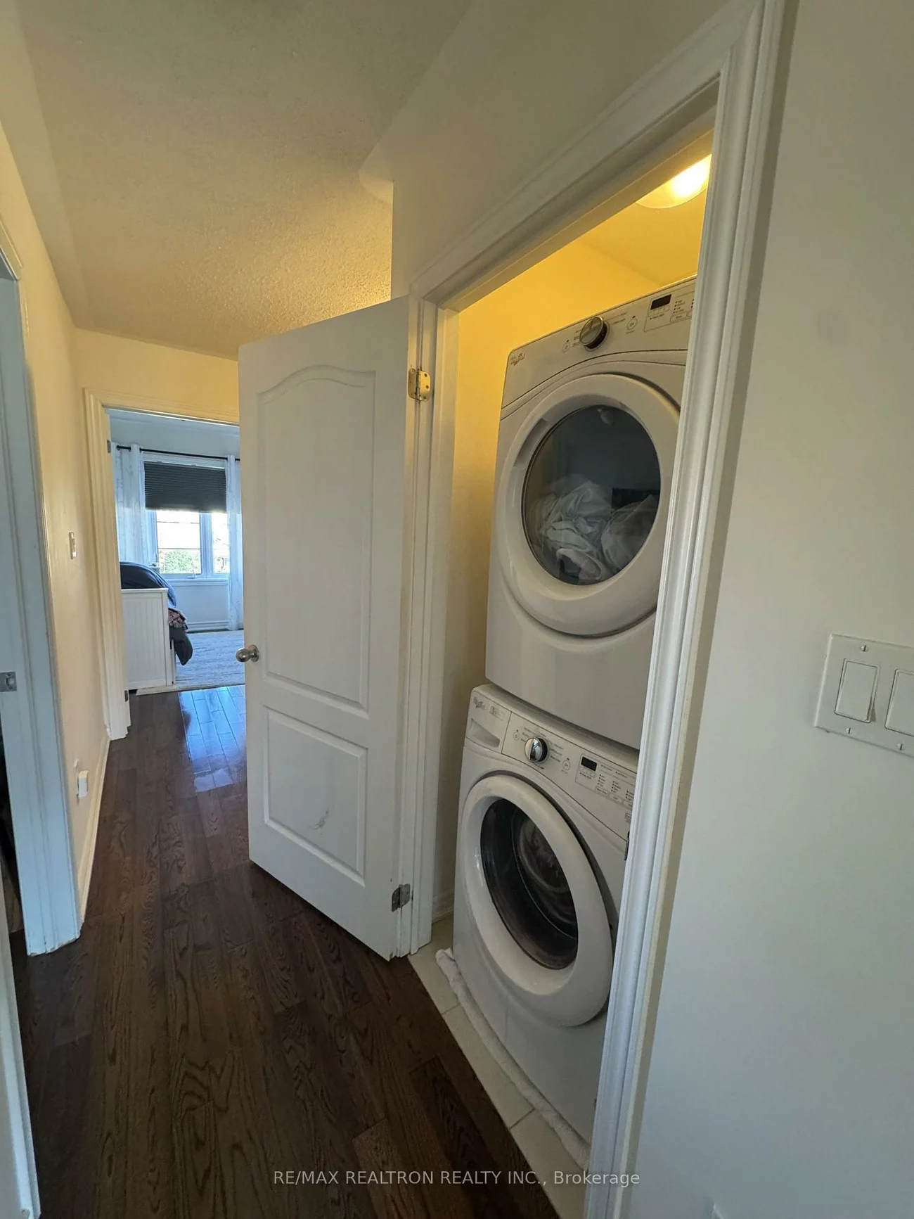 49, Mondial, Queensville, East Gwillimbury