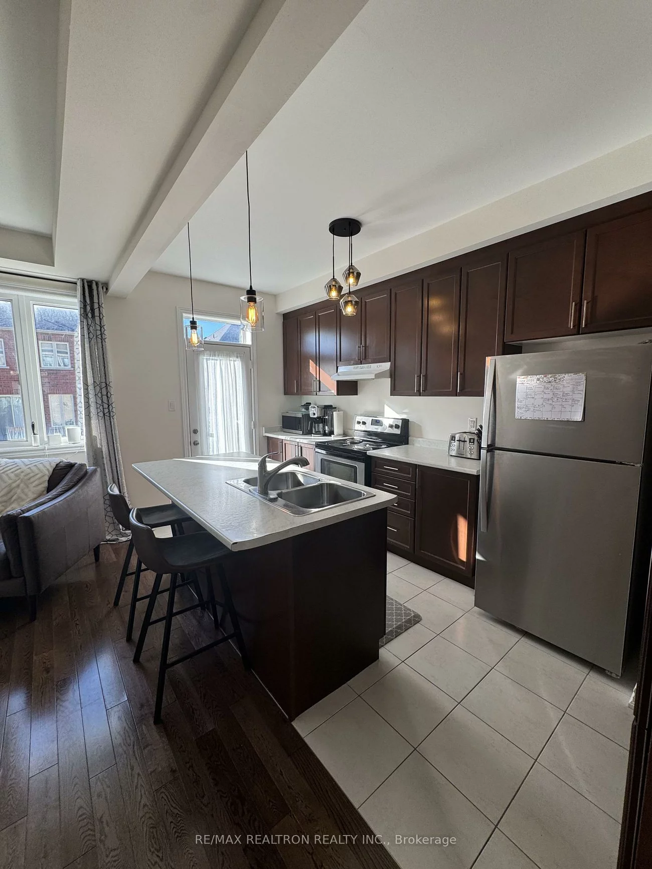 49, Mondial, Queensville, East Gwillimbury