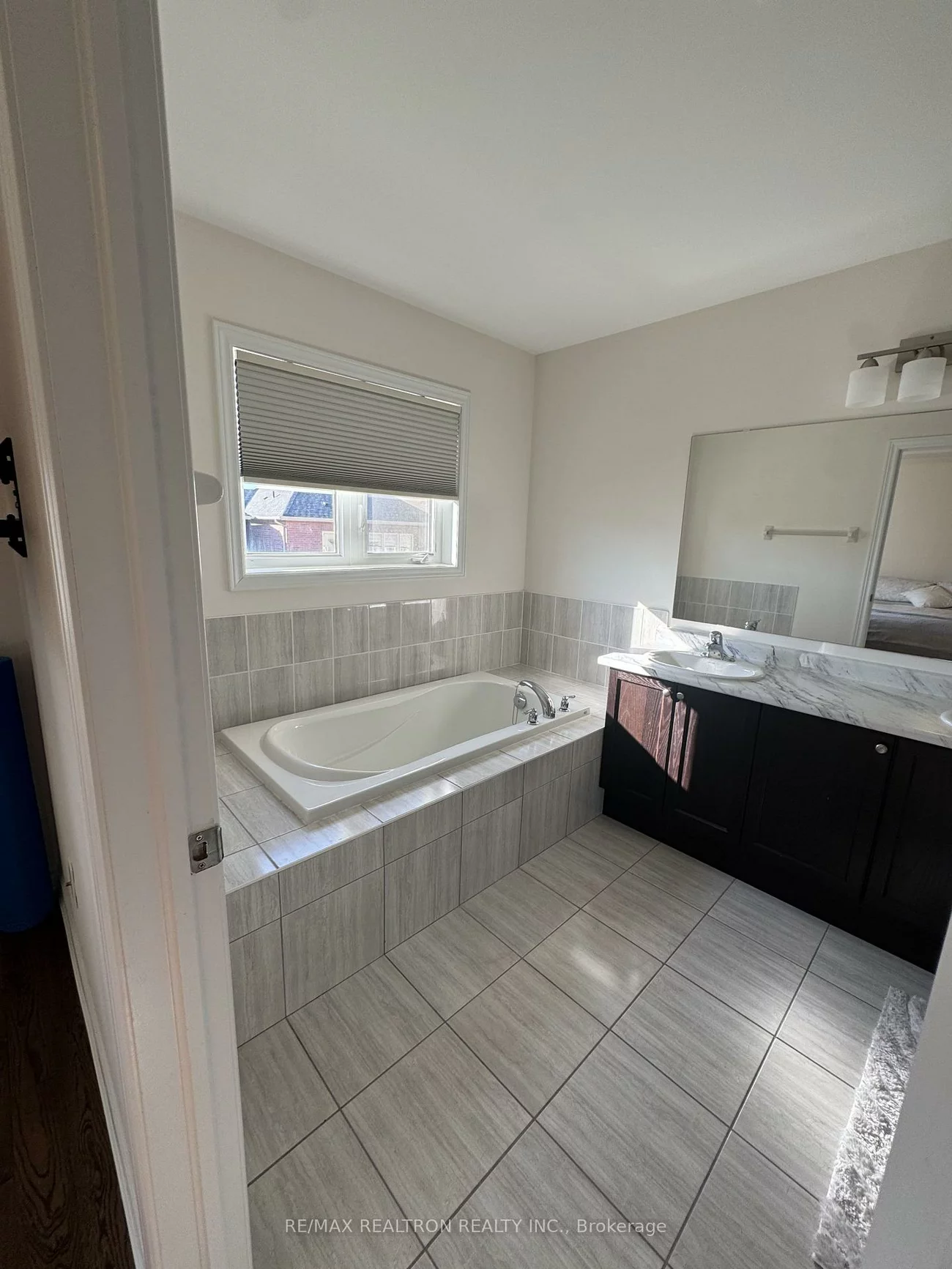 49, Mondial, Queensville, East Gwillimbury