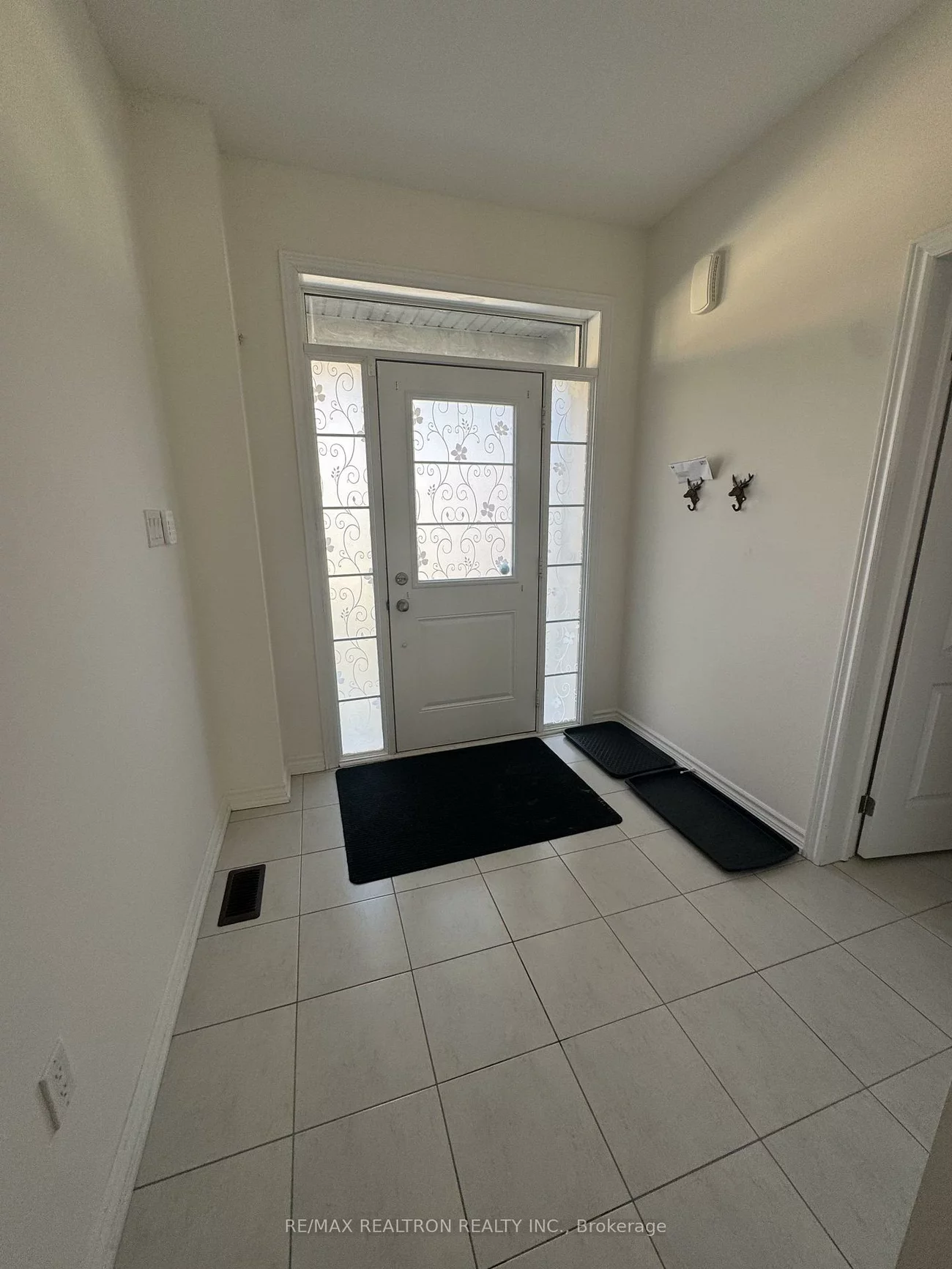 49, Mondial, Queensville, East Gwillimbury