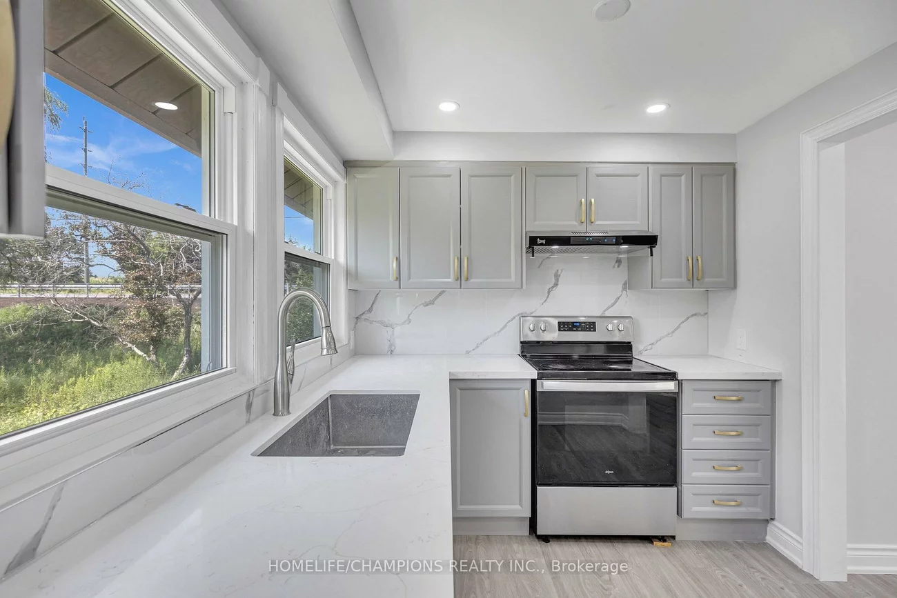 997, Mount Albert, Rural East Gwillimbury, East Gwillimbury