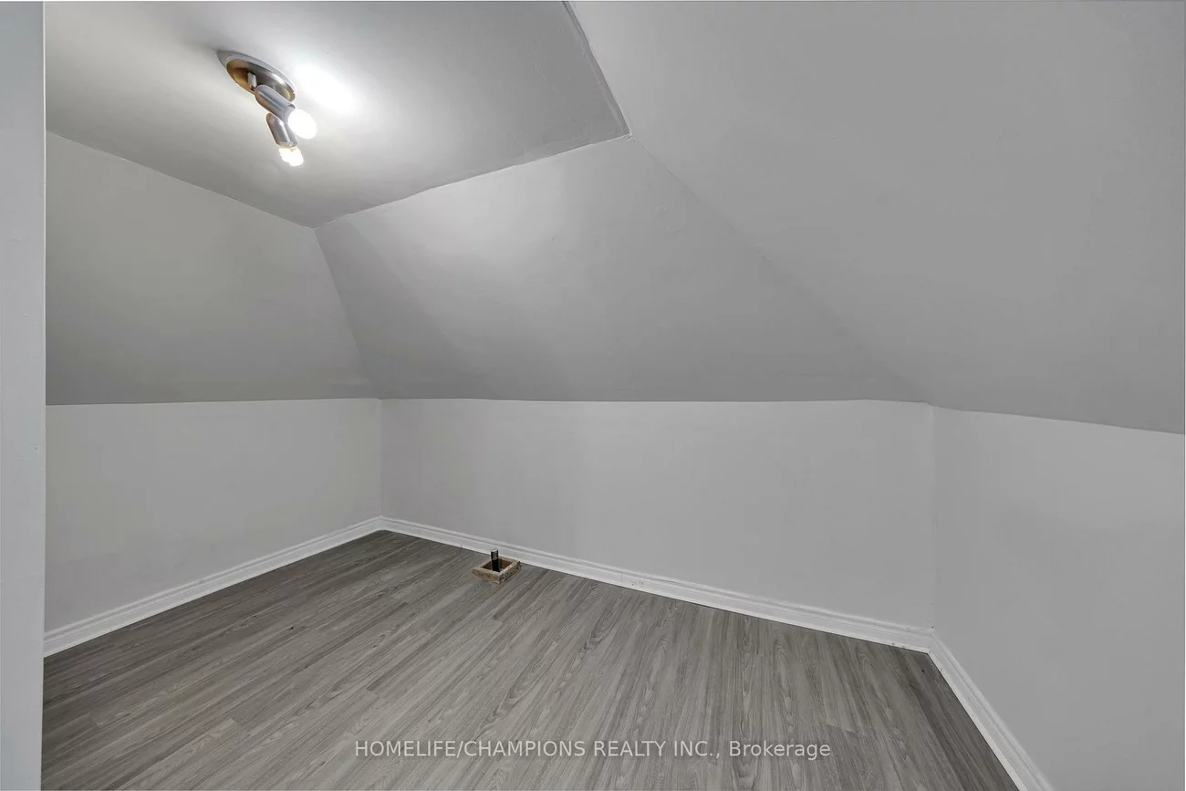 997, Mount Albert, Rural East Gwillimbury, East Gwillimbury