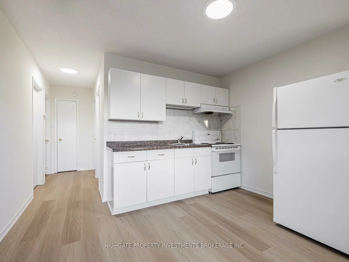 8, School, Holland Landing, East Gwillimbury