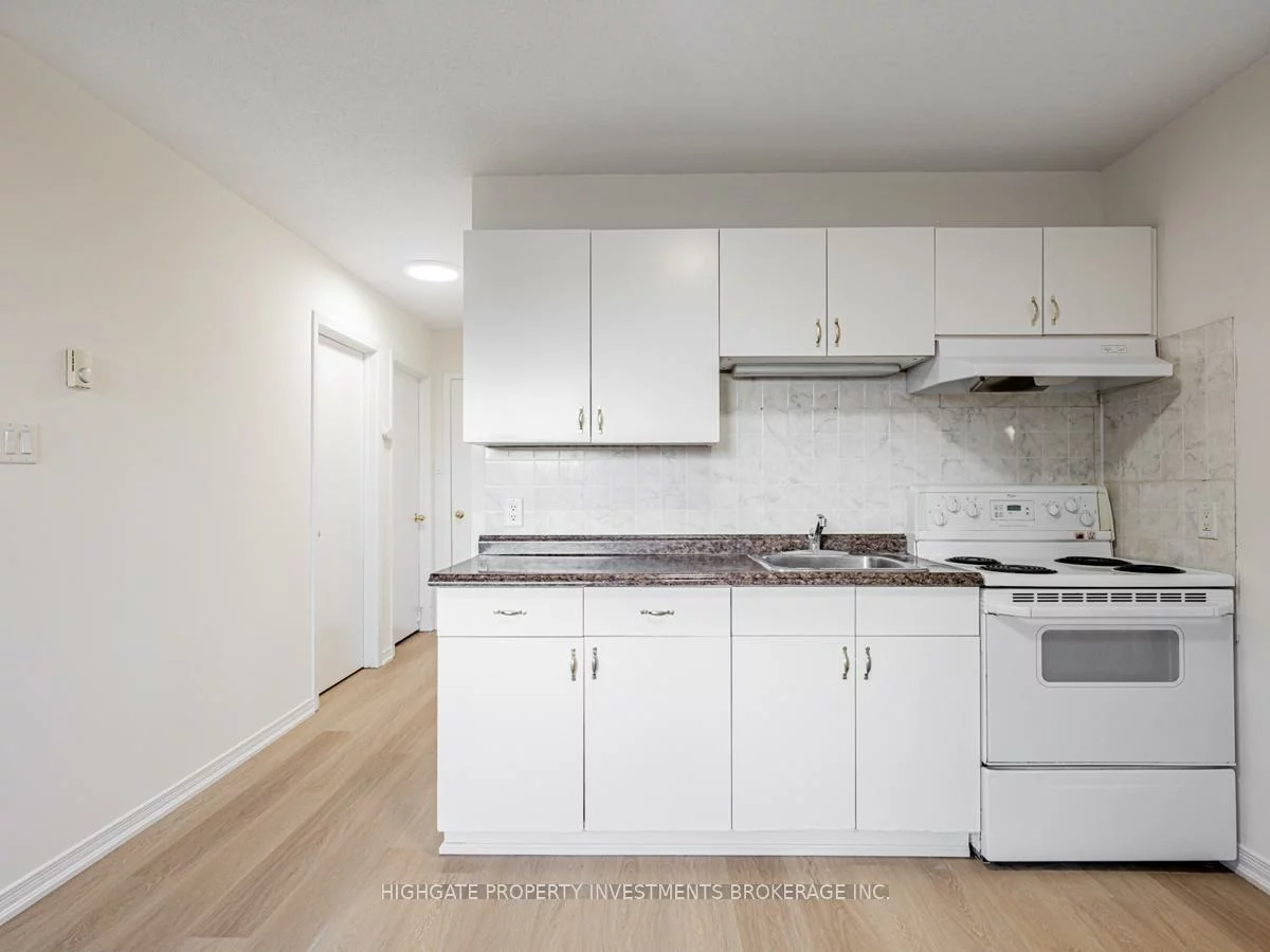 8, School, Holland Landing, East Gwillimbury