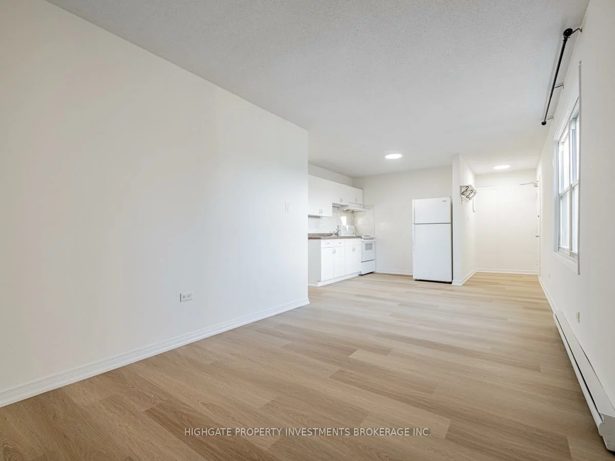 8, School, Holland Landing, East Gwillimbury