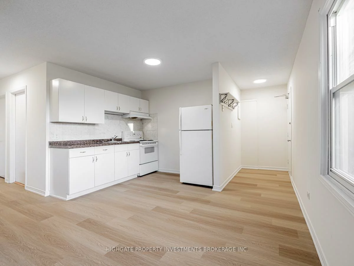 8, School, Holland Landing, East Gwillimbury