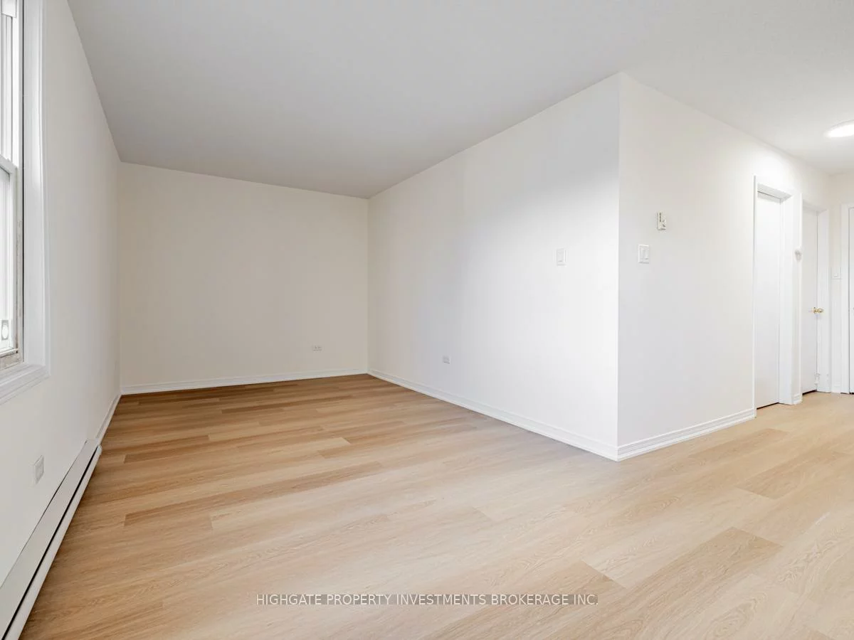 8, School, Holland Landing, East Gwillimbury