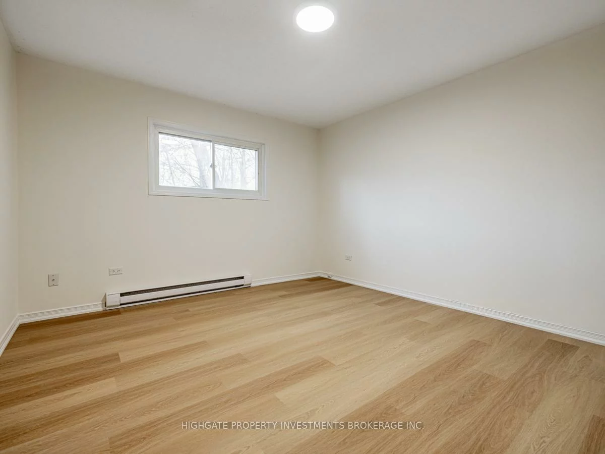8, School, Holland Landing, East Gwillimbury