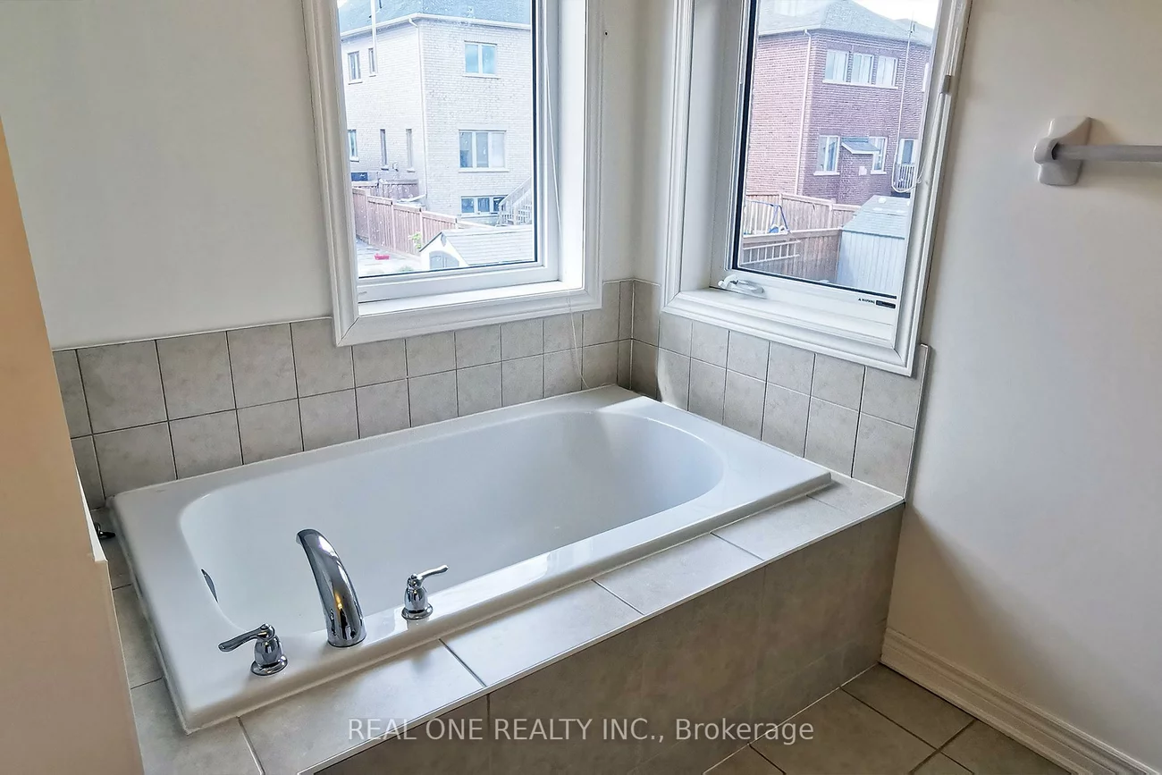 51, Kavanagh, Sharon, East Gwillimbury