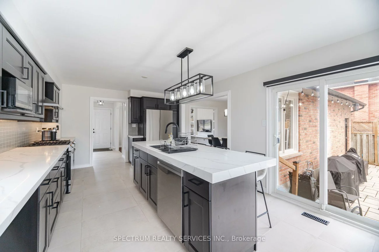 52, French, Holland Landing, East Gwillimbury