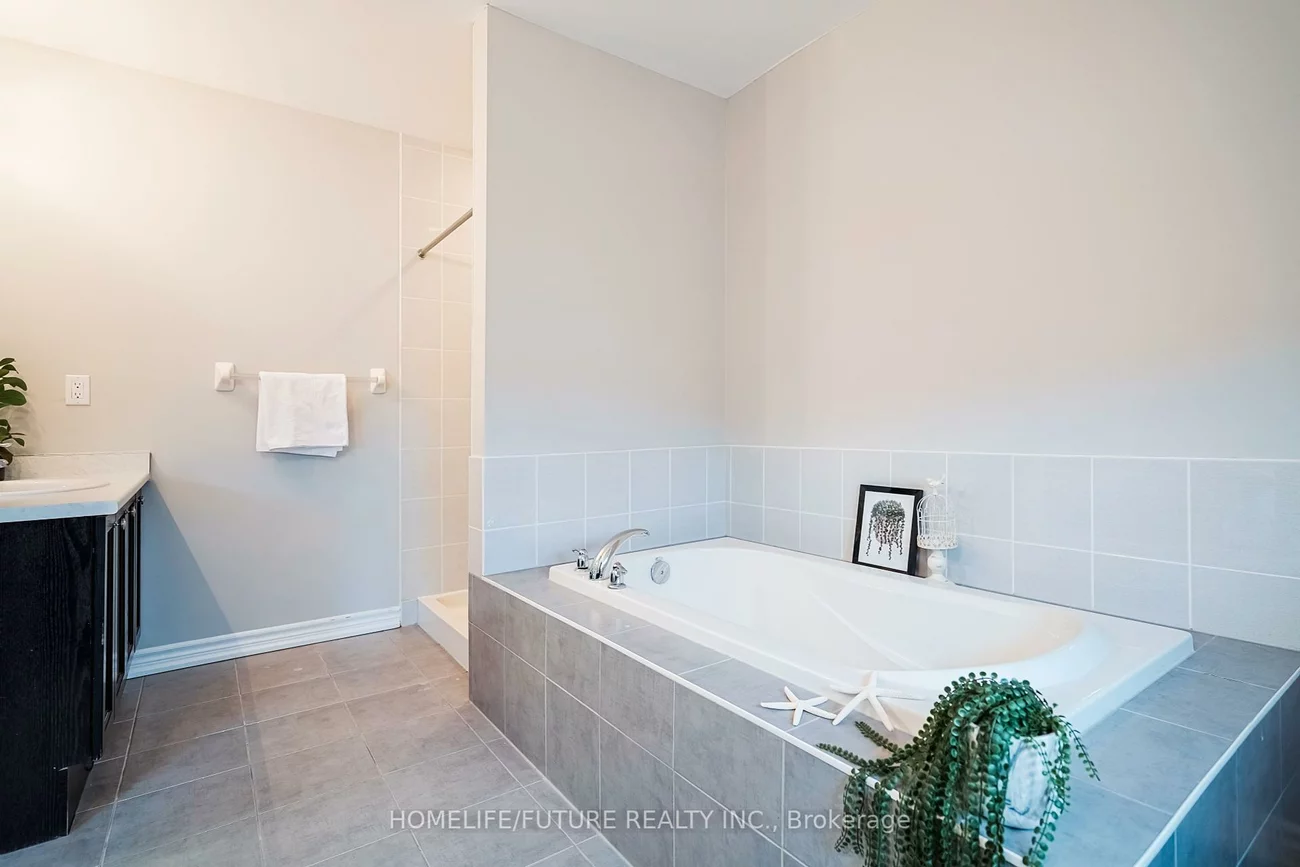 53, Mondial, Rural East Gwillimbury, East Gwillimbury