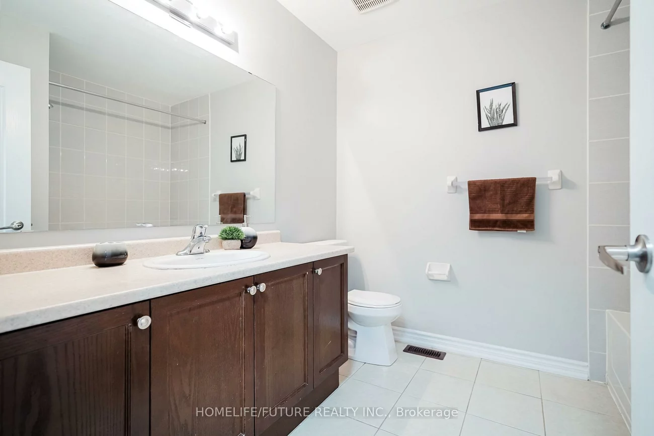 53, Mondial, Rural East Gwillimbury, East Gwillimbury