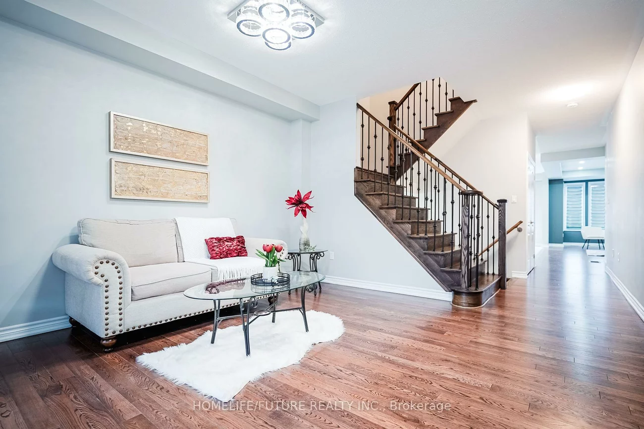 53, Mondial, Rural East Gwillimbury, East Gwillimbury