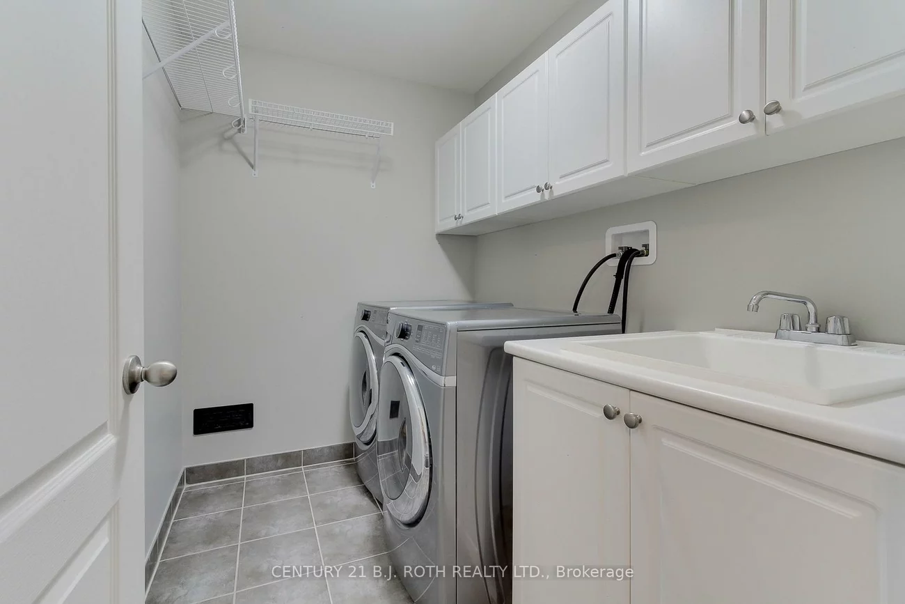 35, Manor Forest, Mt Albert, East Gwillimbury