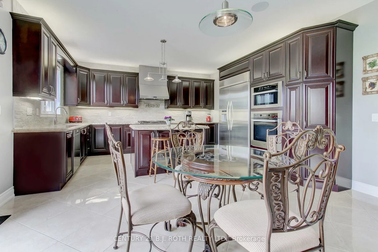 35, Manor Forest, Mt Albert, East Gwillimbury