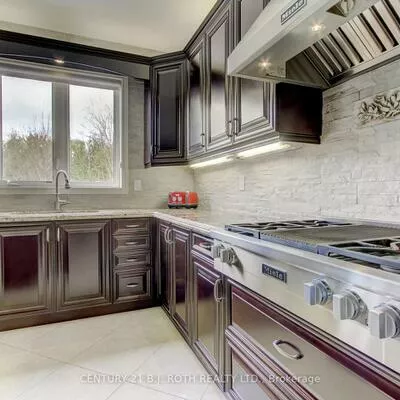 35, Manor Forest, Mt Albert, East Gwillimbury