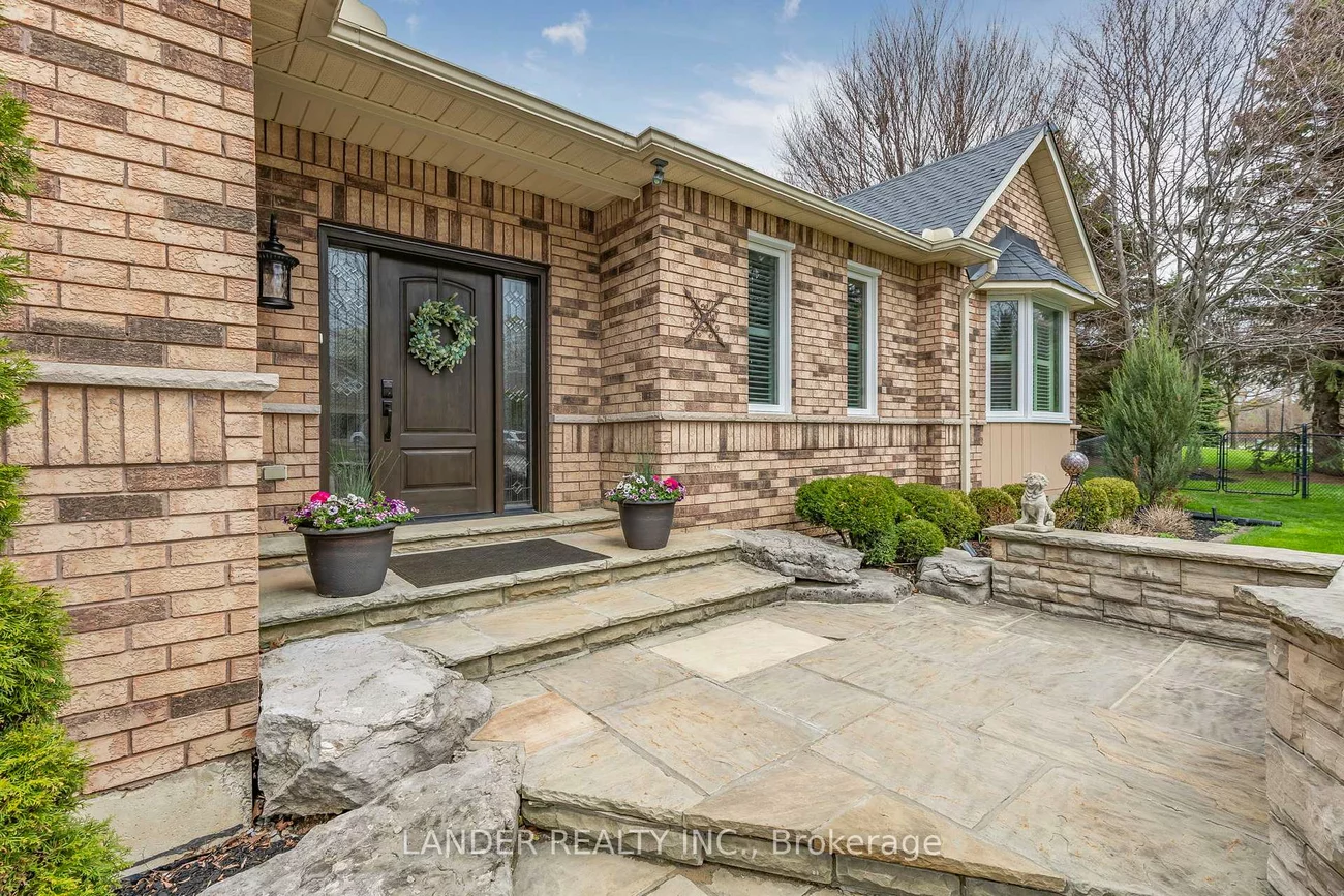 100, Colonel Wayling, Sharon, East Gwillimbury
